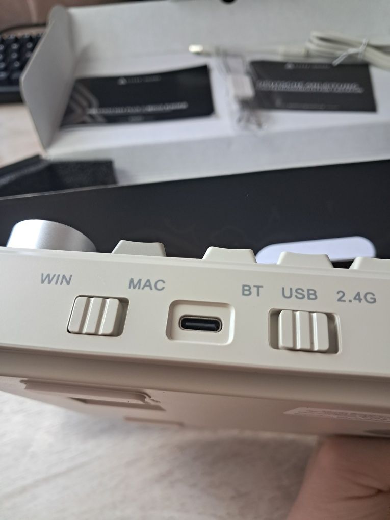 Продам клавиатуру ajazz ak 820 max plus беспроводная