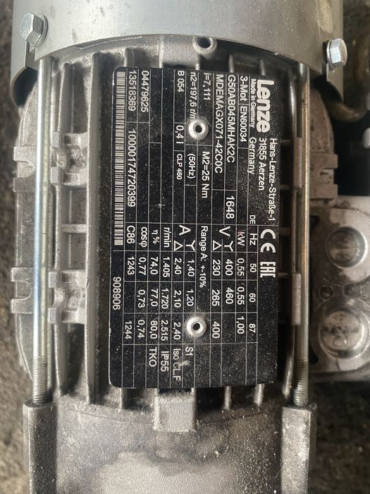 Silnik z przekładnią Motoreduktor LENZE - trojfazowy