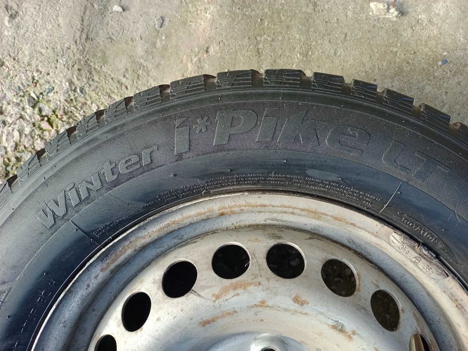 Гума Hankook-Корея.215/65,16 C. на дисках R-16. VW. Зима.