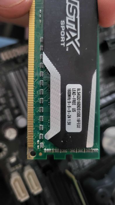 I7 4770 + Gigabyte GA-H81M-S1 + 2xDDR3 crucial ballistix
