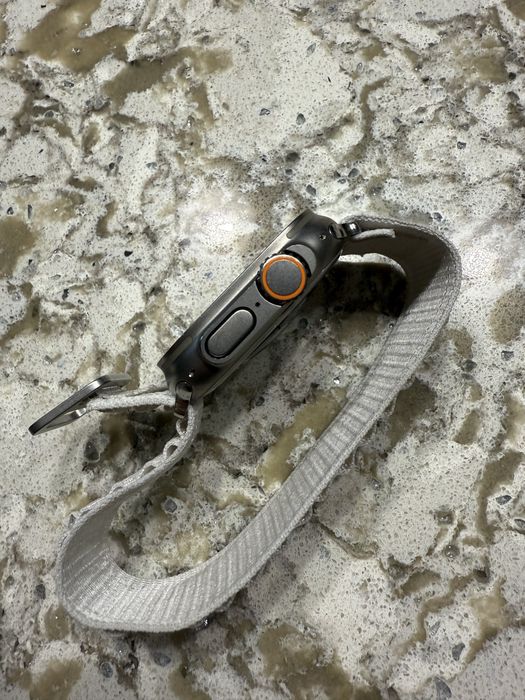 Apple Watch Ulta 49mm Titanium