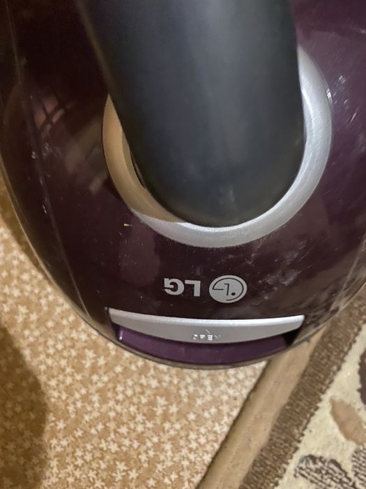 Пылесос LG 1800 W