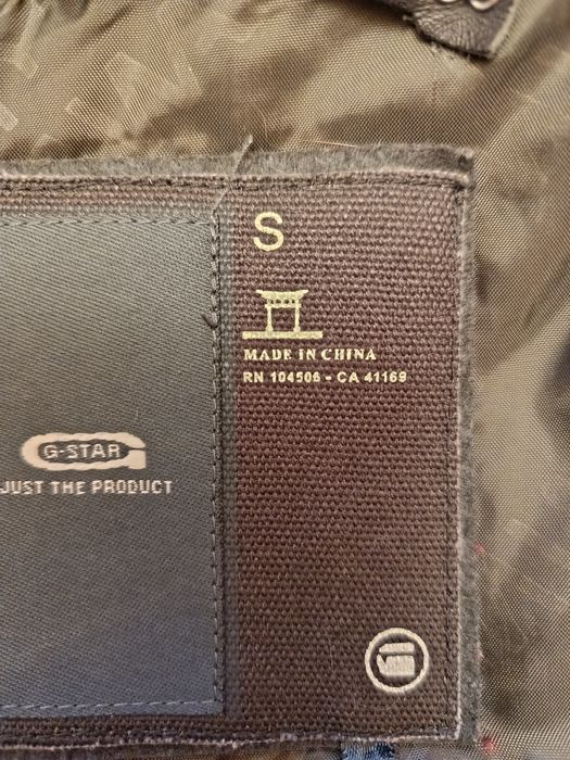 Продам пуховик куртка верхняя одежда зимняя ветровка