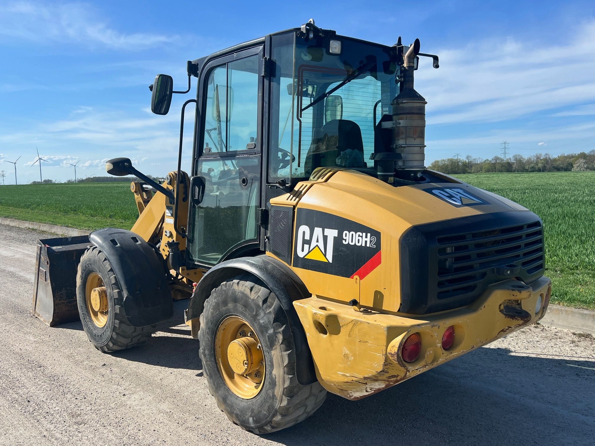 Ładowarka kołowa CAT 906H2