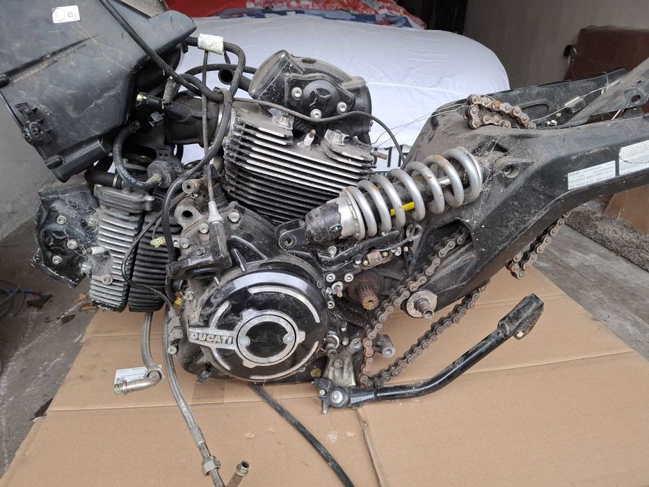Silnik Ducatti 900