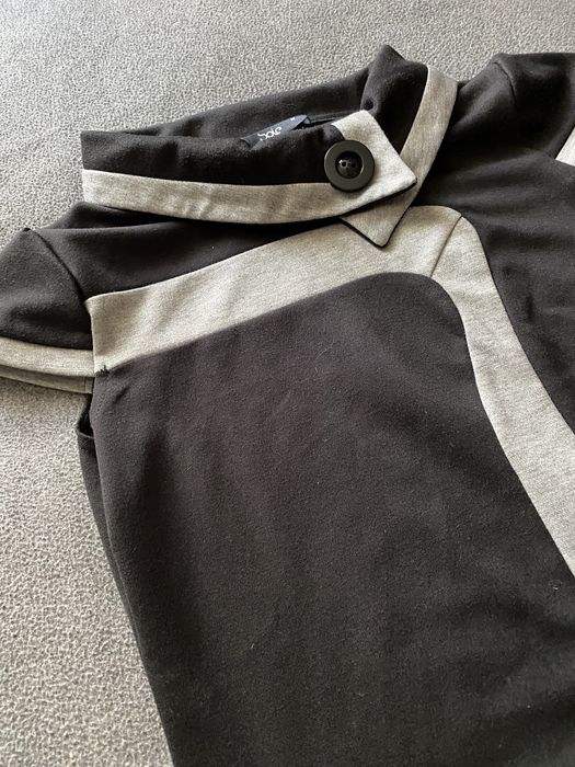 Чорно-сіре.