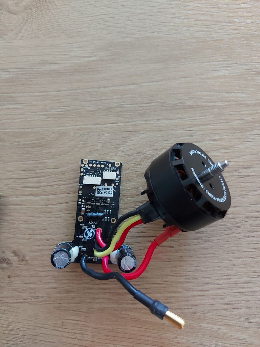 Dron Dji Inspire 1 - silniki CW i CCW  zestawy z regulatorem ESC