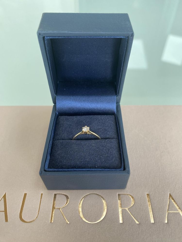 Pierścionek z żółtego złota z diamentem AURORIA 0,17 ct