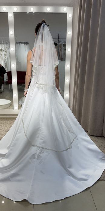 Весільна сукня з фатаб , олягнута 1 раз , після хімчистки