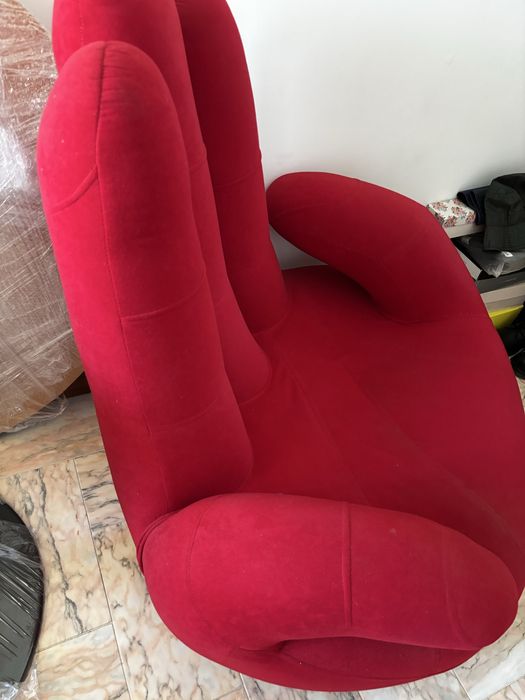 Poltrona em forma de mão