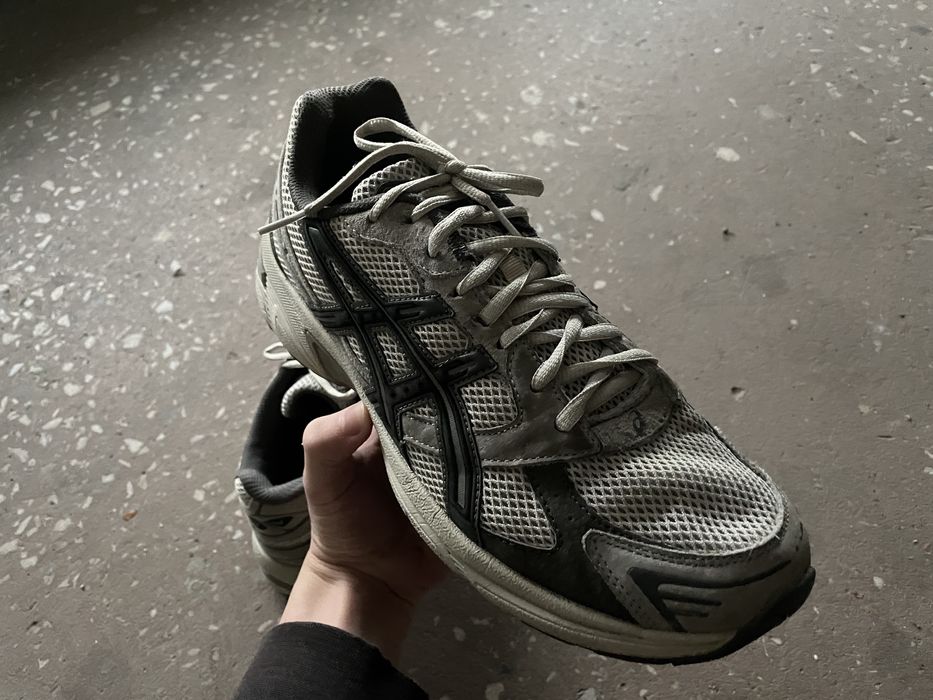 Сірі кросівки Asics gel 1130, light grey / 44, 28 см