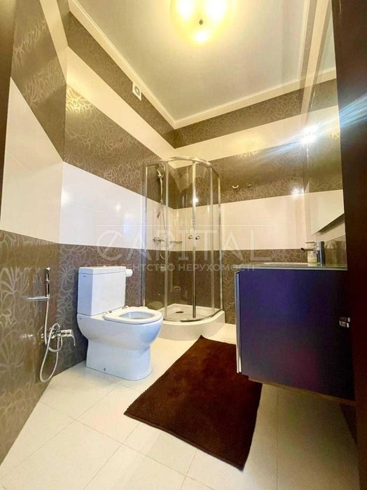 ВЕЛИЧНА РЕЗИДЕНЦІЯ біля води 420м2 — розкіш і приватність у Плютах