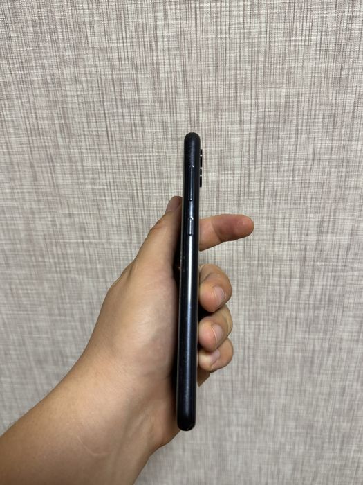 Samsung Galaxy A04e 3/64GB — чорний, гарний стан, поклеєне скло