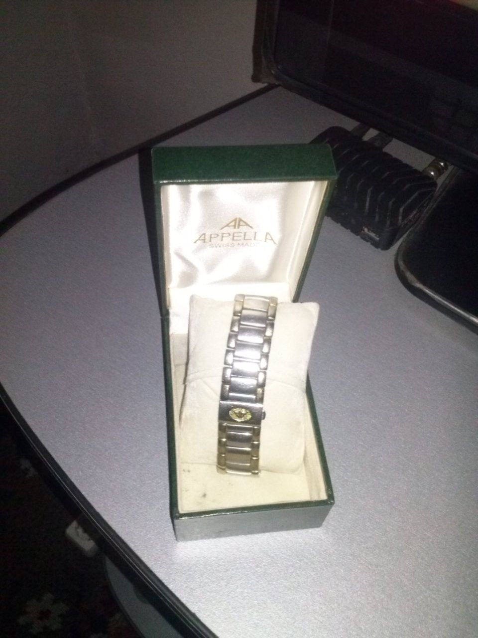 Продам Годиник АПЕЛА