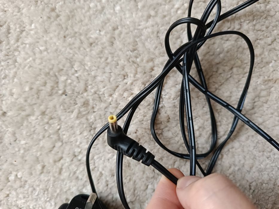 AC adaptor model AK01G