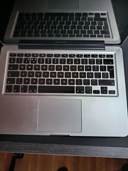 MacBook Pro 2011 –  RAM,Bateria, e Motherboard novas