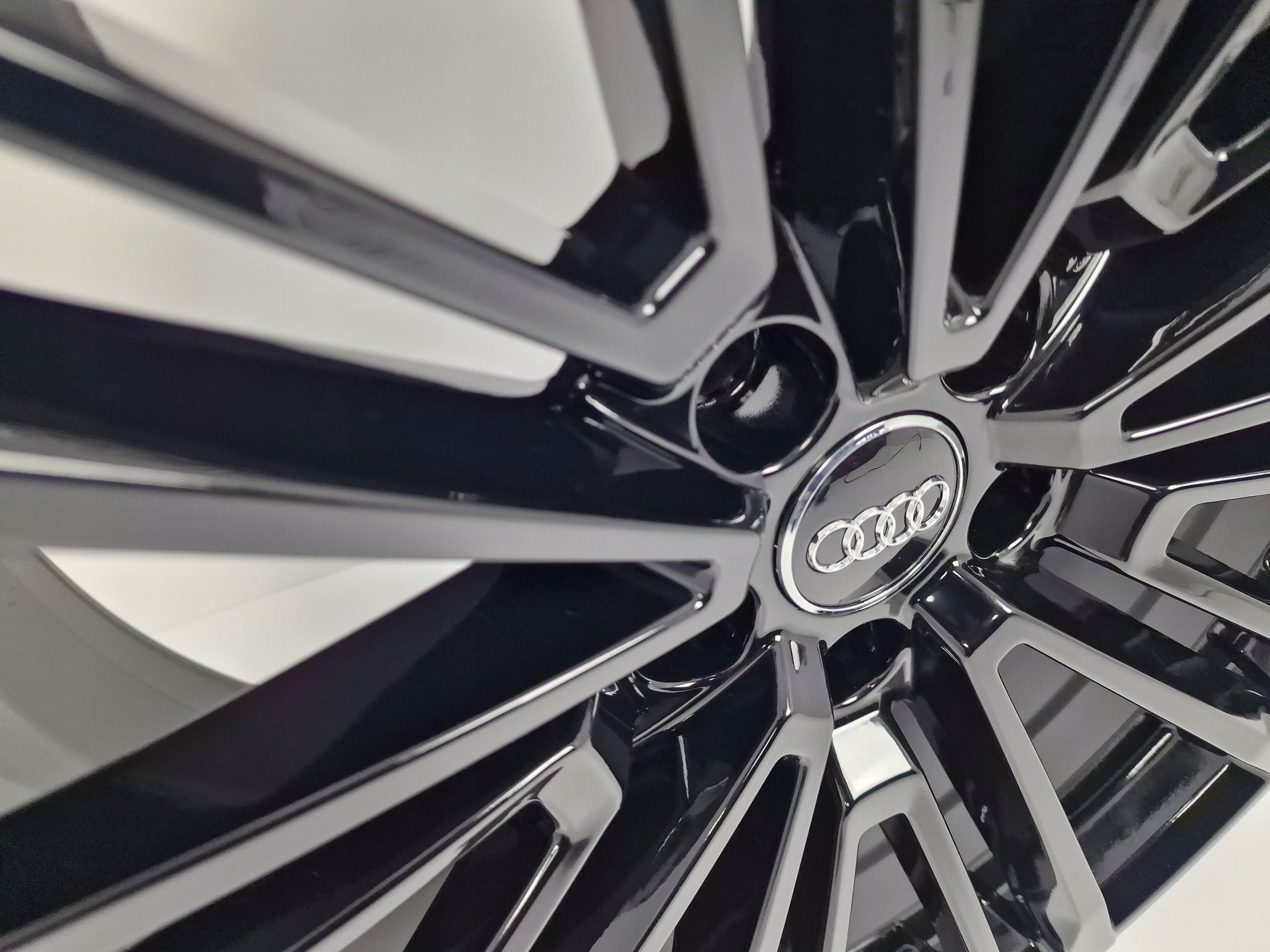 Oryginalne Felgi Audi 19 A4 A5 A6 A7 A8 Q3 Q5 Q7