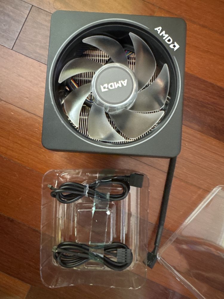 Dissipador Cooler AMD + Ventoinha RGB AMD - NOVO