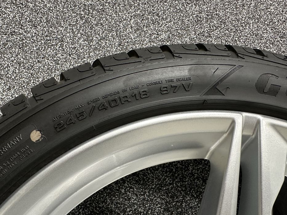 Oryginalne koła zimowe alufelgi 18 Audi A4 B9 8W