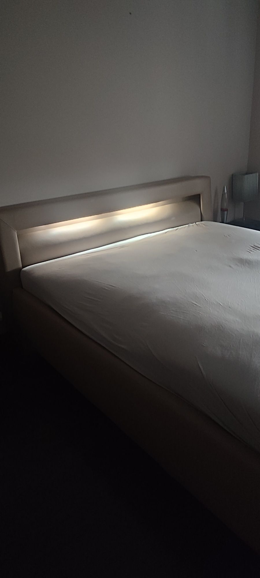 Łóżko sypialniane 200x220 eko skóra