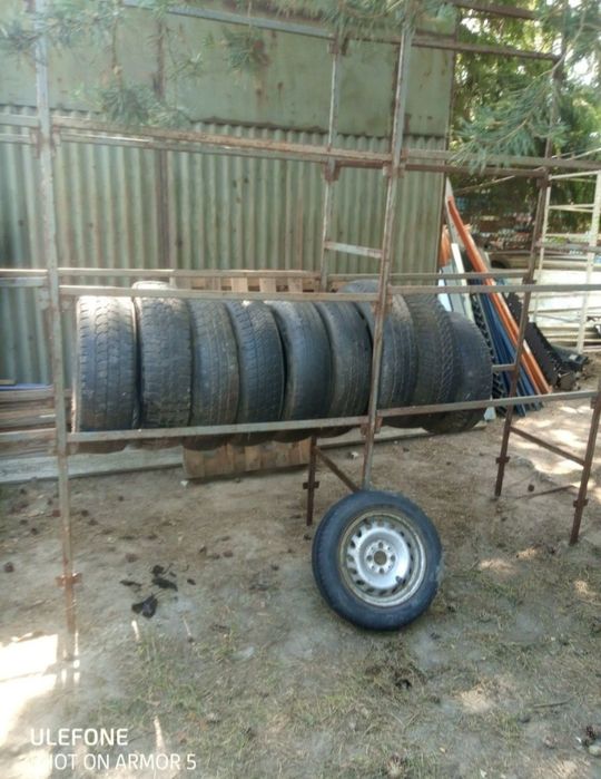 Regał metalowy na opony lub na inne szpargały  do garażu,piwnicy,