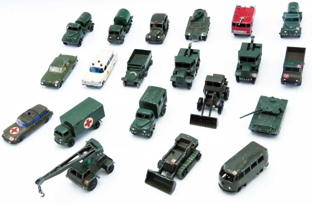Carrinhos Antigos da minha infância 20 carros militares Lesney anos 60