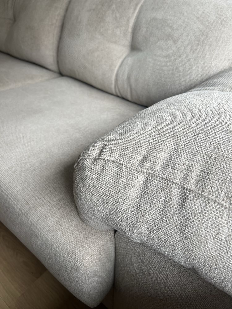Sofá com chaise longue