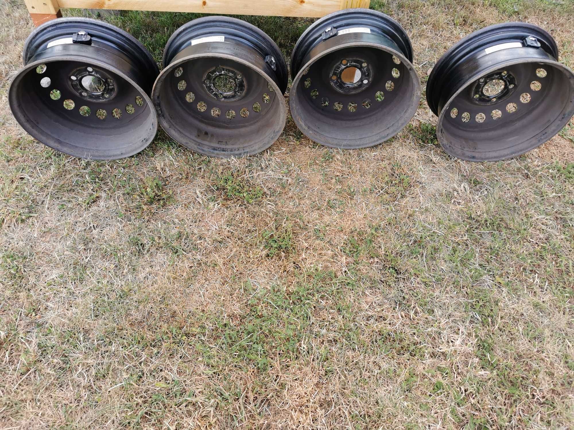 Felgi stalowe  z czujnikami Renault Megane III  6,5 Jx15 ET43 KFZ 7305