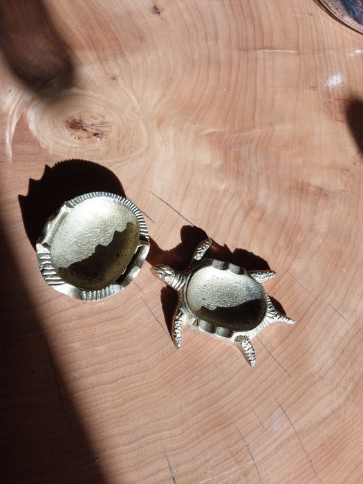 Żółw mosiężny popielniczka