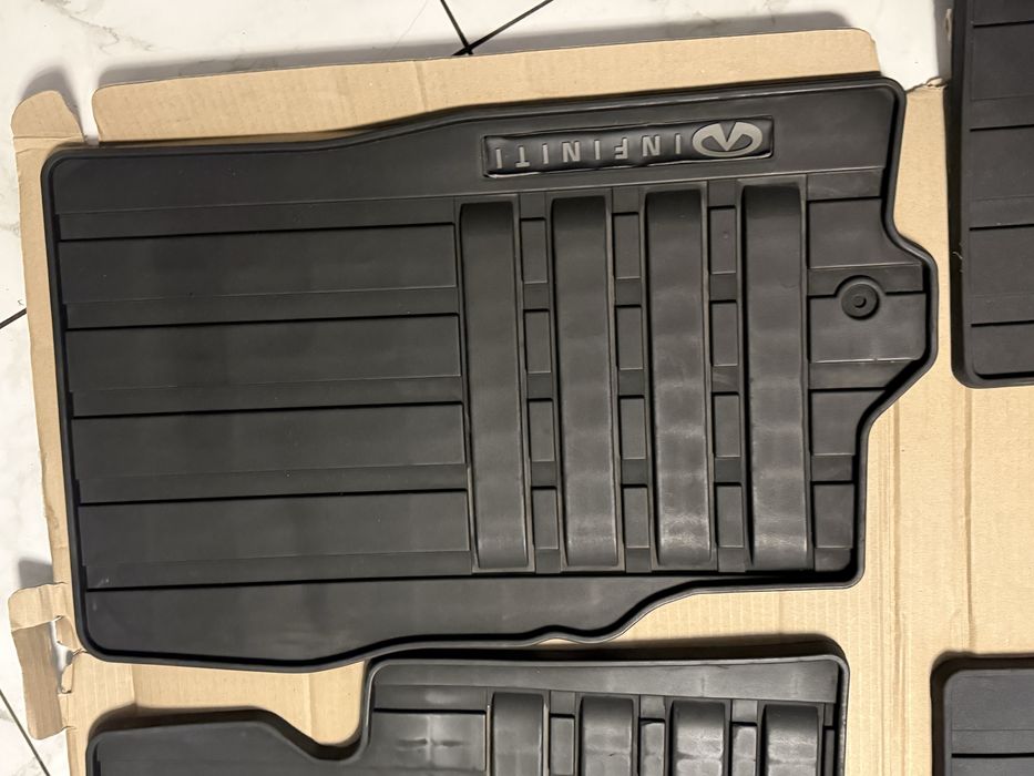 Коврики Infiniti,