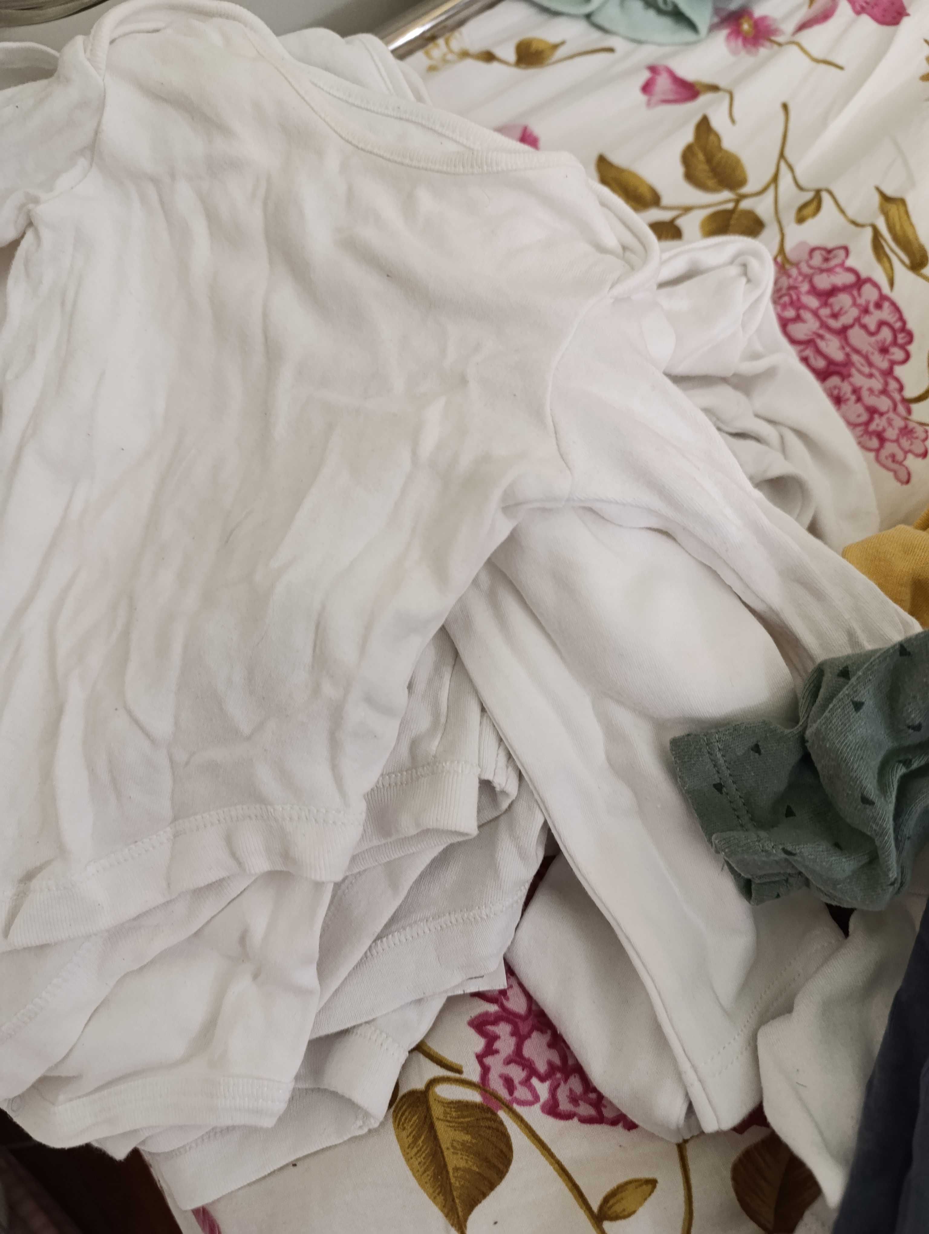 Vendo lote de roupa bebê 20 euros.