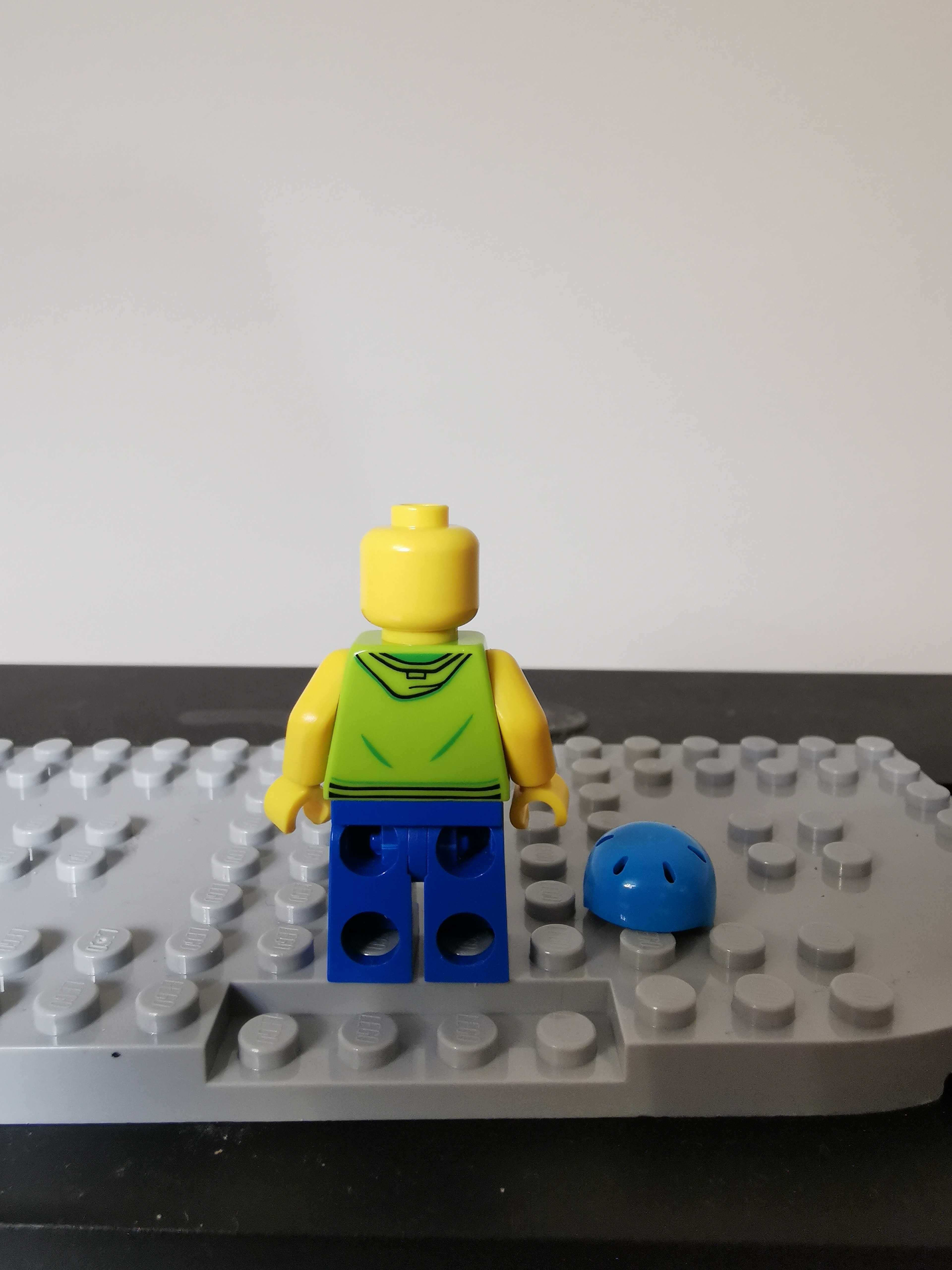 Deskorolkarz Figurka LEGO cty1138