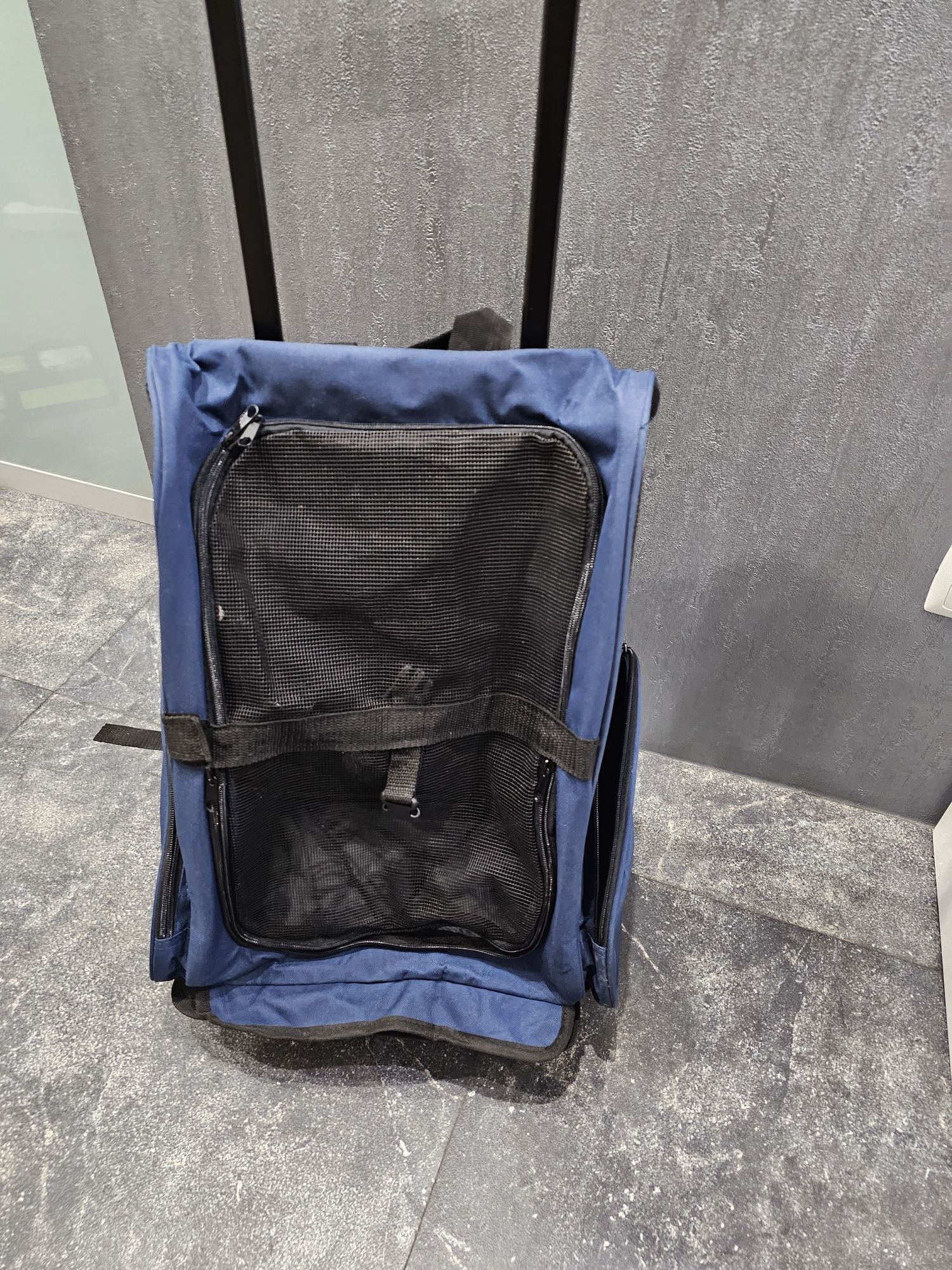 Mochila / mala com rodas para transporte de animais