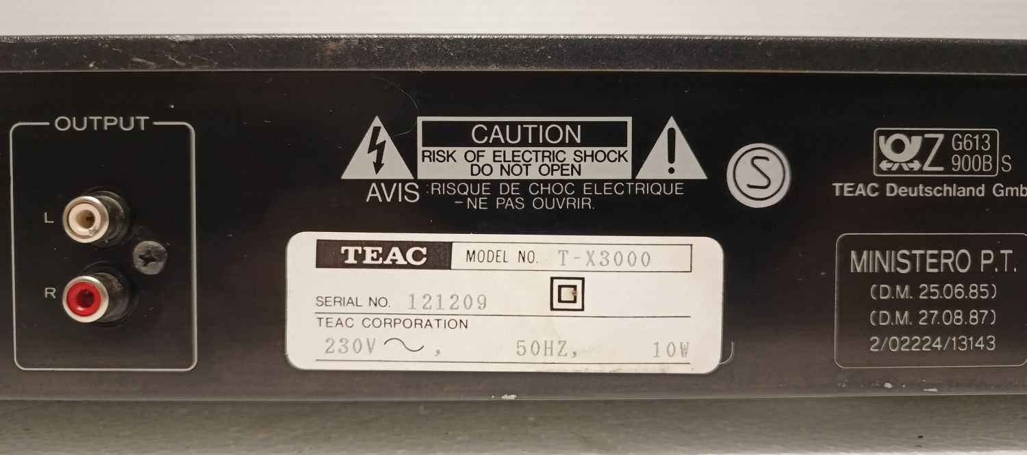 TEAC T-X3000 cyfrowy tuner radiowy stereo.