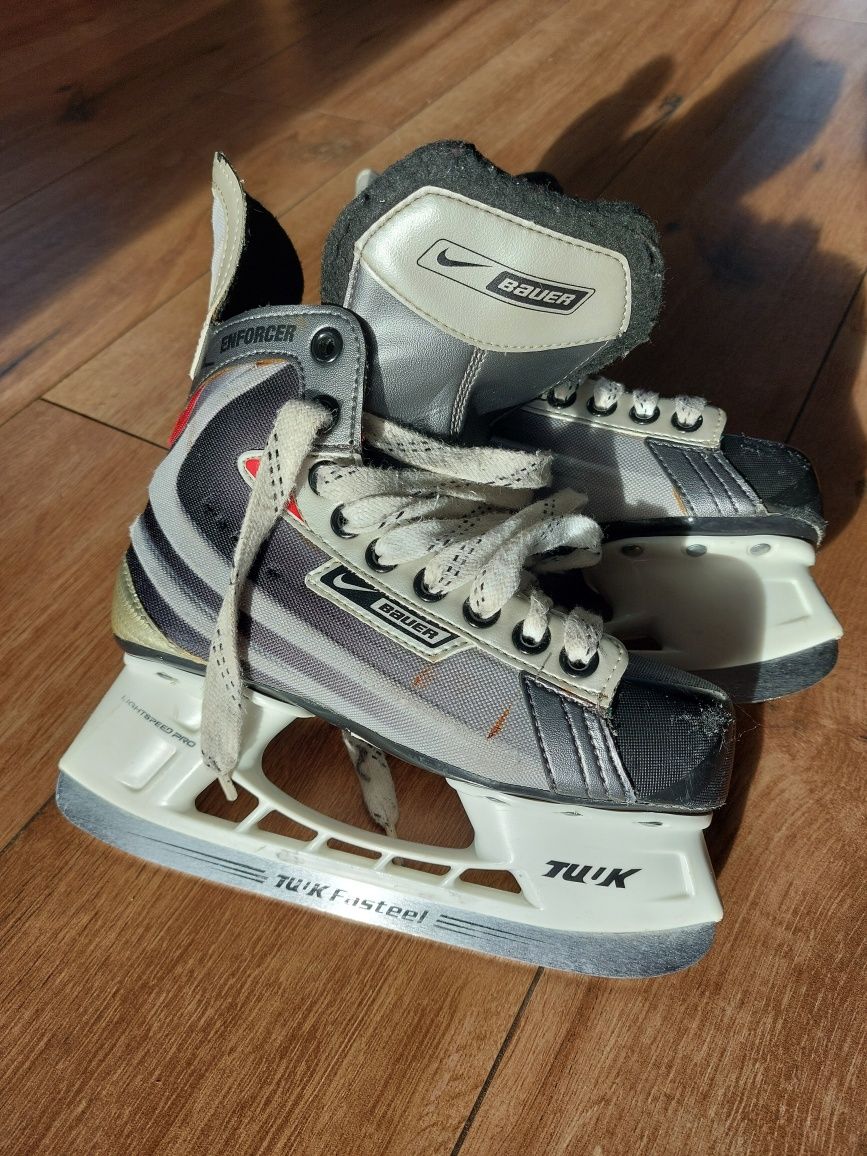 Łyżwy Nike Bauer hokejowe bardzo lekkie stan bardzo dobry