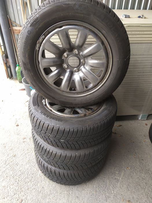 Диски 5/114.3 r16 et40 j6.5 цо66.1 Ніссан шини 205/60 r16 Barum зима