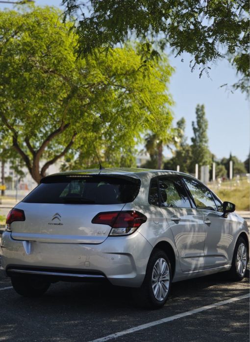 Citroën C4 PureTech 110 • 2015 • (Negociável)