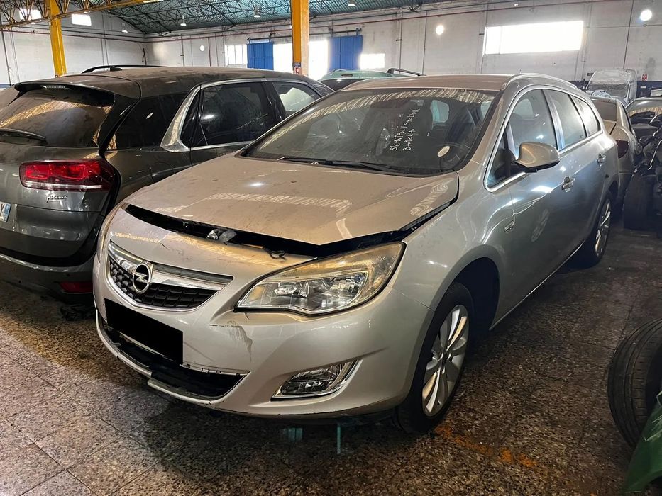 Opel Astra J Sports Tourer 1.3 CDTI de para peças