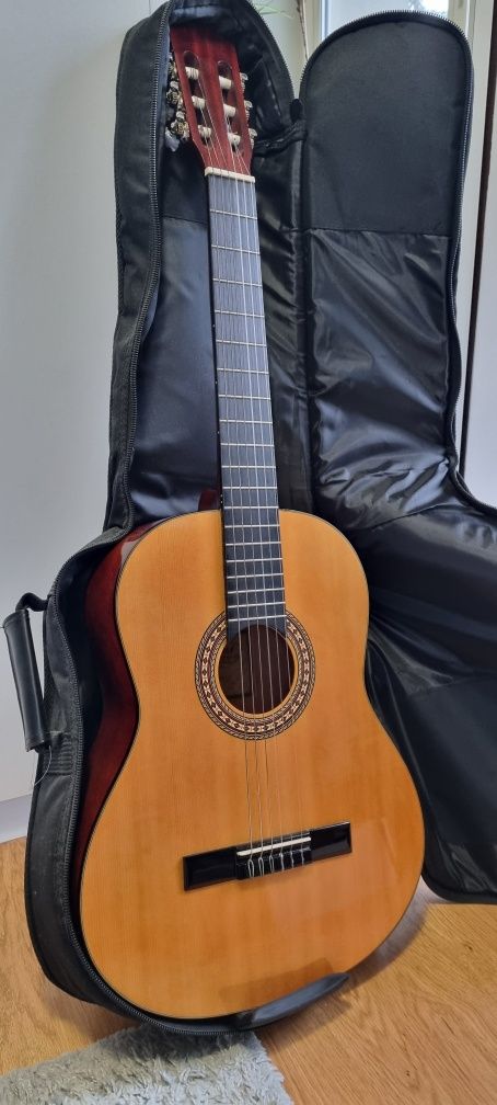 Gitara duża Kirkland