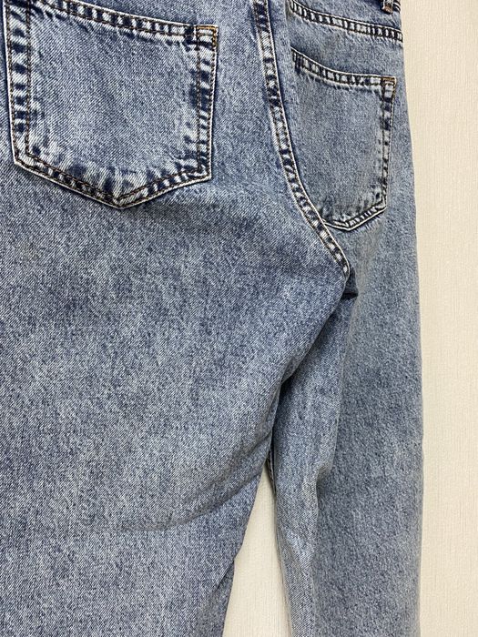 Джинси мом.