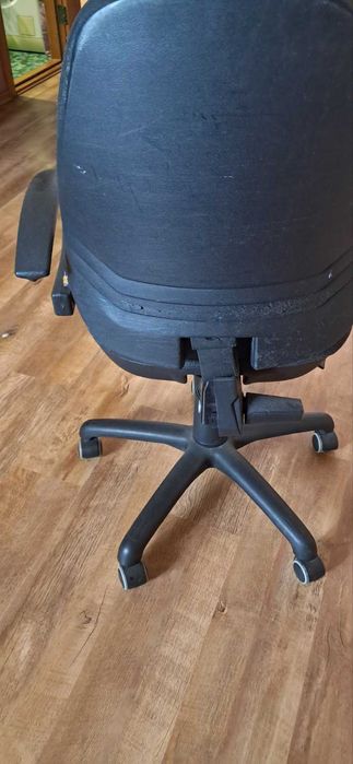 Крісло офісне б/в на запчастини, або перелицювання оббивки