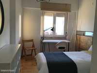 428366 - Quarto com cama de solteiro em...