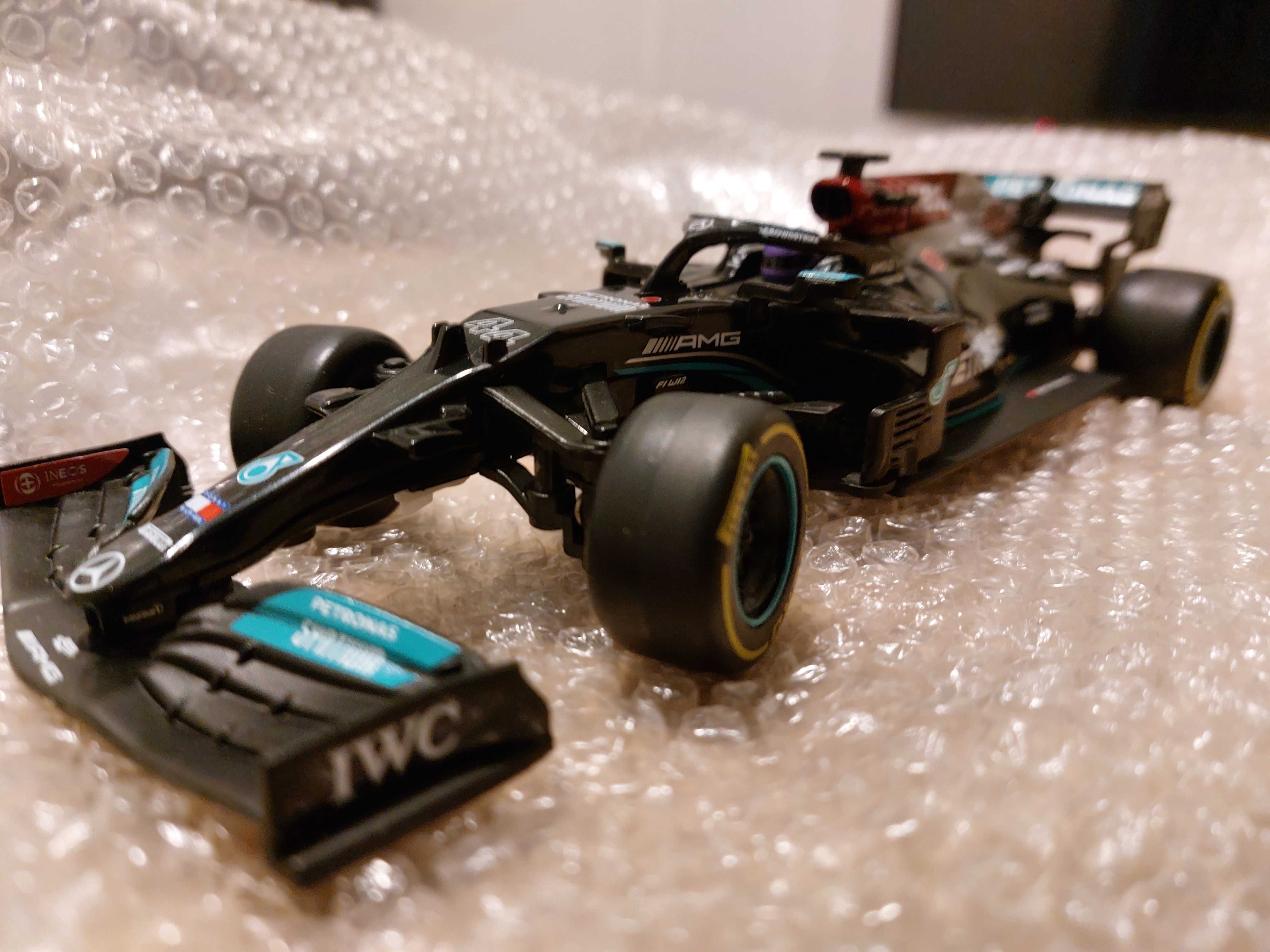 Kit de corrida com 3 carros de  F1 ultra detalhados RC