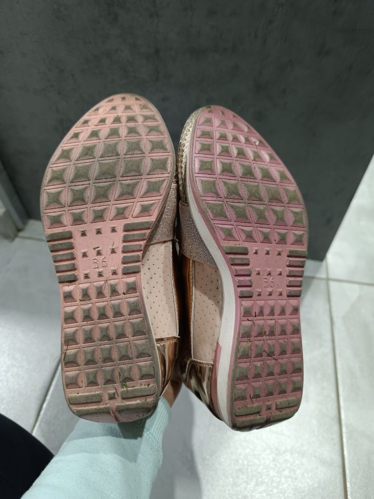 Buty snakersy błyszczące damskie złote r36 Fancy Shoes