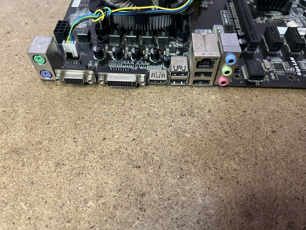 Комплект материнська плата Colorful H81 / Intel i5-4590 / 8gb ddr3