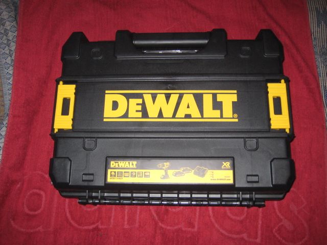 Дрель Dewalt DCD 778