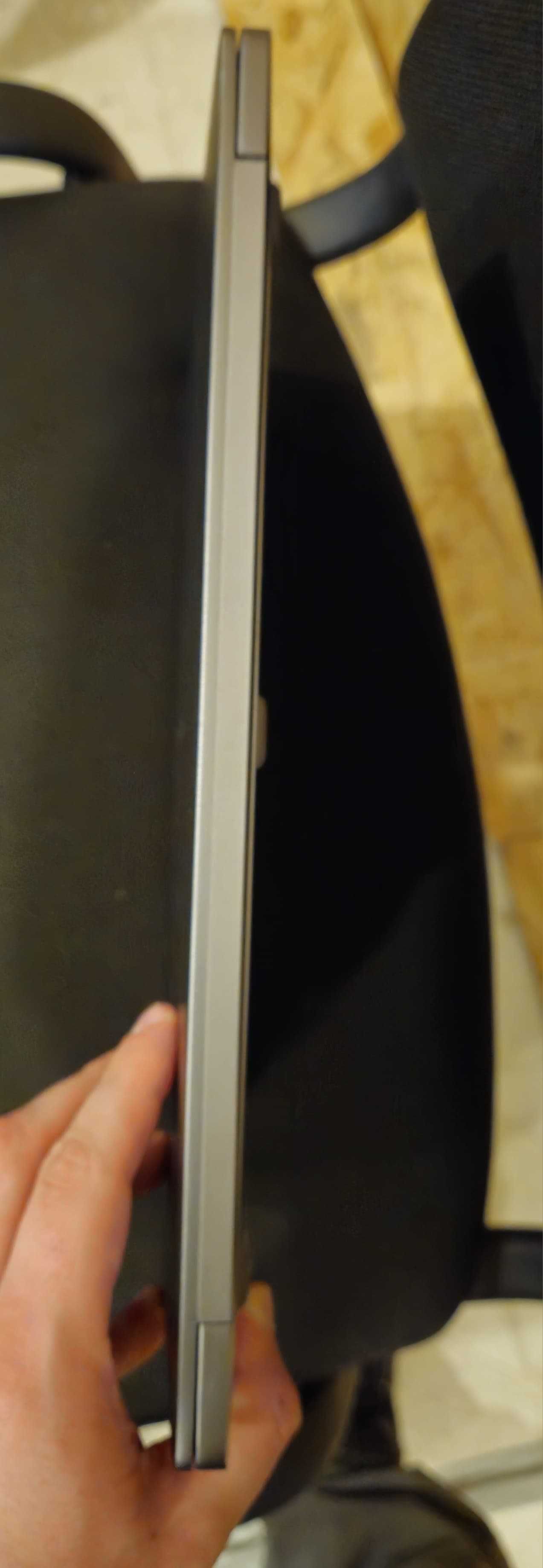 Ноутбук Xiaomi Mi Notebook Air 13.3” / i5 / SSD 256 / в гарному стані.