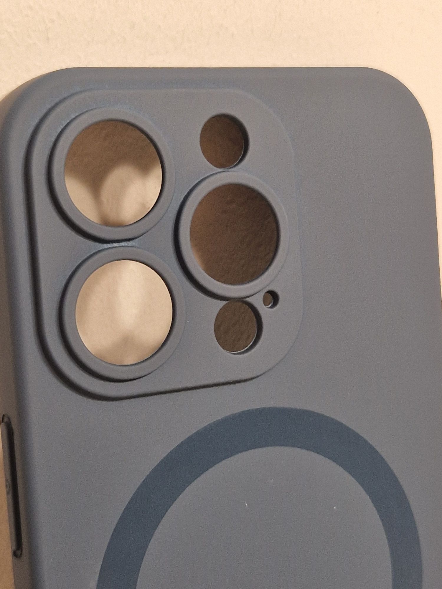 TEL PROTECT MagSilicone Case do Iphone 15 Pro Granatowy
