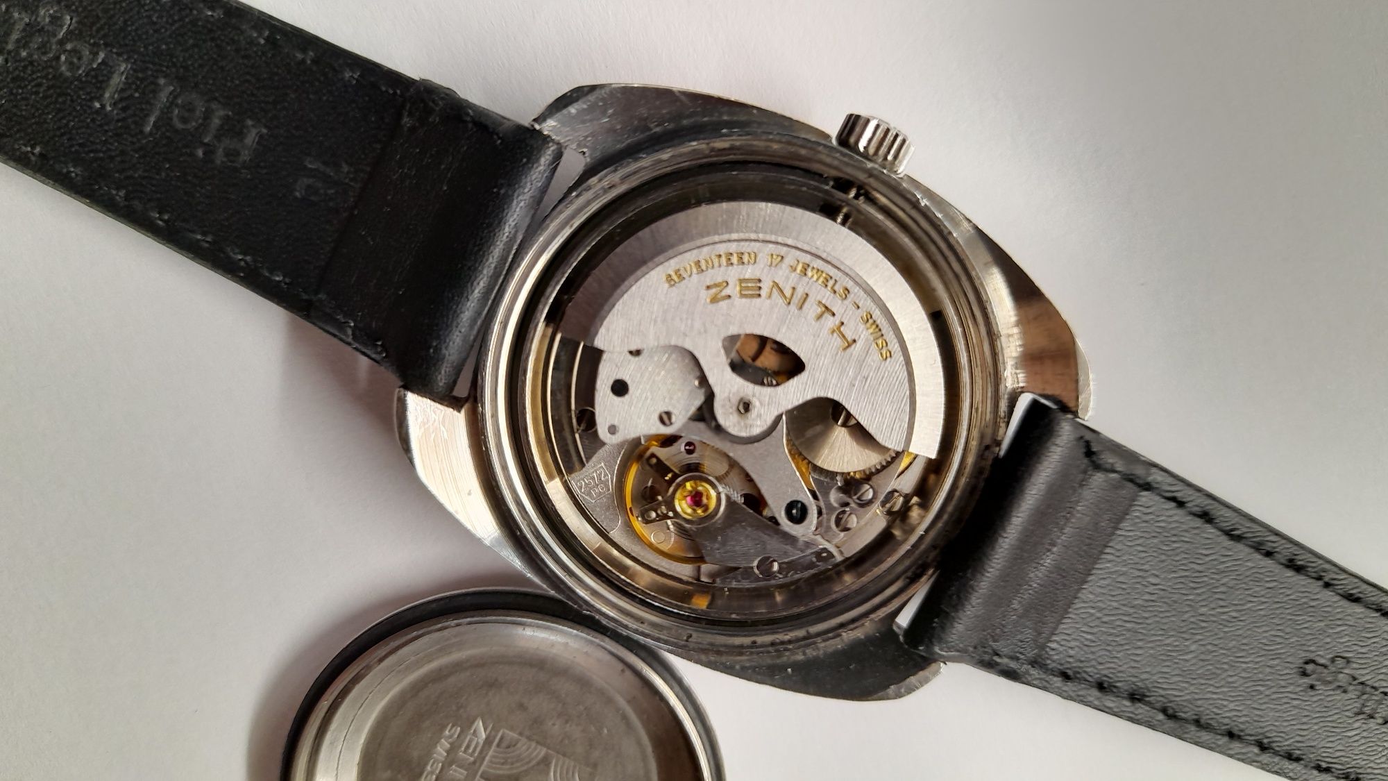 Zenith automatic cal 2572.