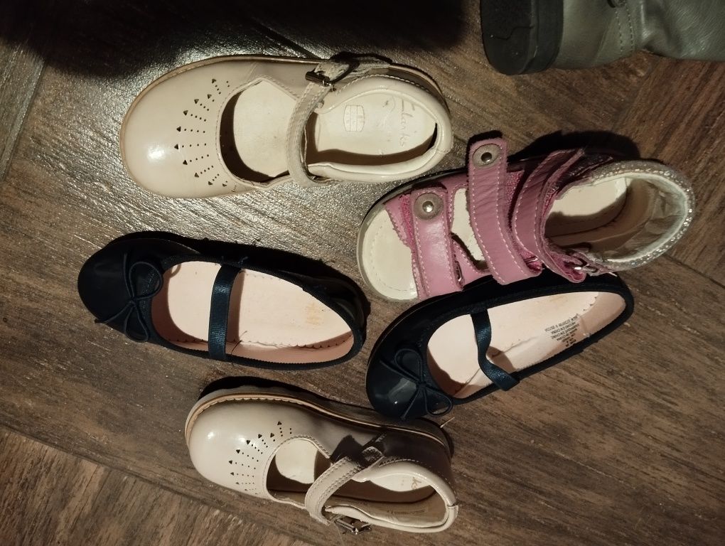 Buciki rozmiar 25-26 sandałki Mrugała Porto baleriny Clarks